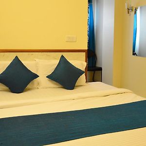 Oyo 2442 Hotel Star Palace
